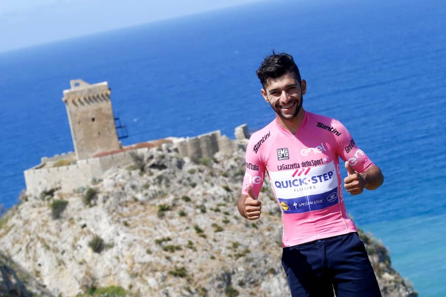 El colombiano Fernando Gaviria fue la gran figura en la jornada de descanso del Giro de Italia, que se reanuda hoy en Sicilia. / AFP y Quick Step Cycling