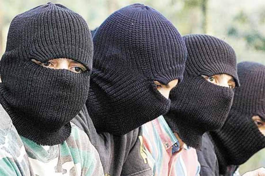 Fiscalía busca flexibilidad para interceptar llamadas a jefes de bacrim