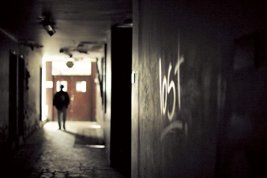 Andrés Torres - El Espectador / Corredor del noveno piso de la torre central, donde vive Álvaro Forero.