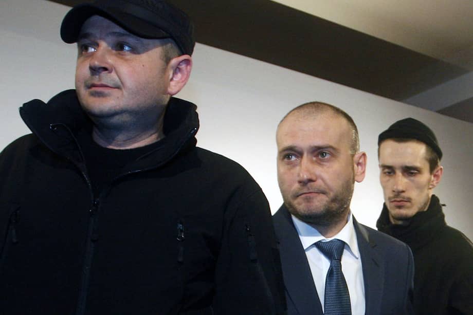 Dimitri Yarosh (centro), líder de Pravy Sektor, la principal organización nacionalista de Ucrania, y aspirante a la Presidencia del país. / AFP