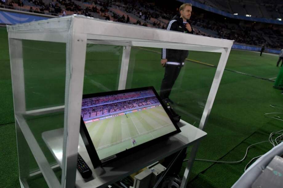 Pantalla del sistema de videoarbitraje que se está utilizando en el Mundial de Clubes. Foto: AFP
