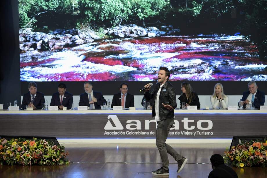 El evento de apertura de Anato contó con la participación del cantante Gusi, imagen de la nueva campaña de promoción nacional `Yo voy'. / Cortesía