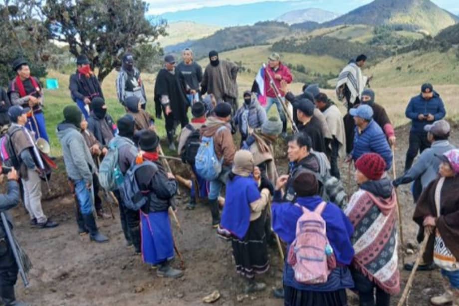 Los enfrentamientos entre comunidades Misak y Nasa en el sector de La Encillada vuelven a poner sobre la mesa la seguridad de la zona, las autoridades intentan mediar para evitar una nueva escalada de violencia.