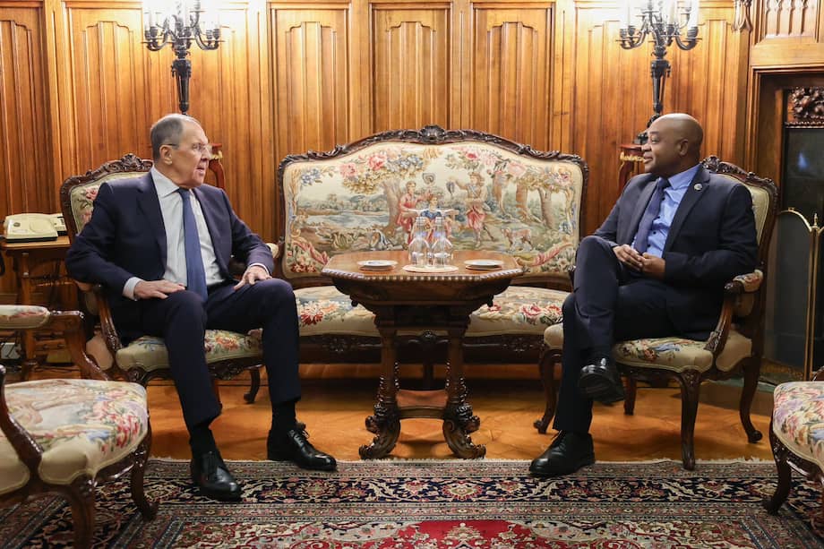 El canciller Luis Gilberto Murillo se reunión con su homólogo ruso, Sérguei Lavrov.