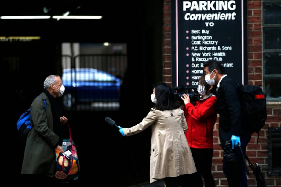 Werner Zitzmann advierte que se puede reducir “la pluralidad” y hay riesgo de “que se silencien regiones y ciudades”. Foto de periodistas en China. / Getty Images