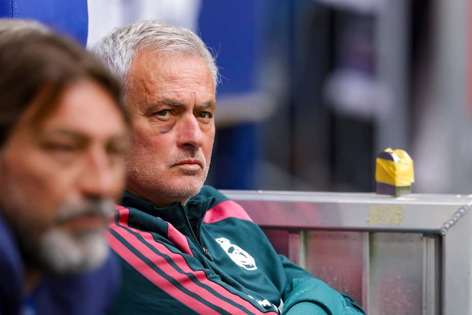 José Mourinho, DT del Real Madrid, durante el partido amistoso contra Schalke 04 en Gelsenkirchen, Alemania, el domingo 16 de agosto de 2026.