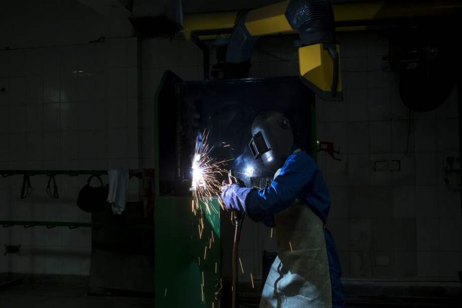 En abril mejoró el indicador de inventarios y de expectativas de producción del próximo trimestre. /Bloomberg.