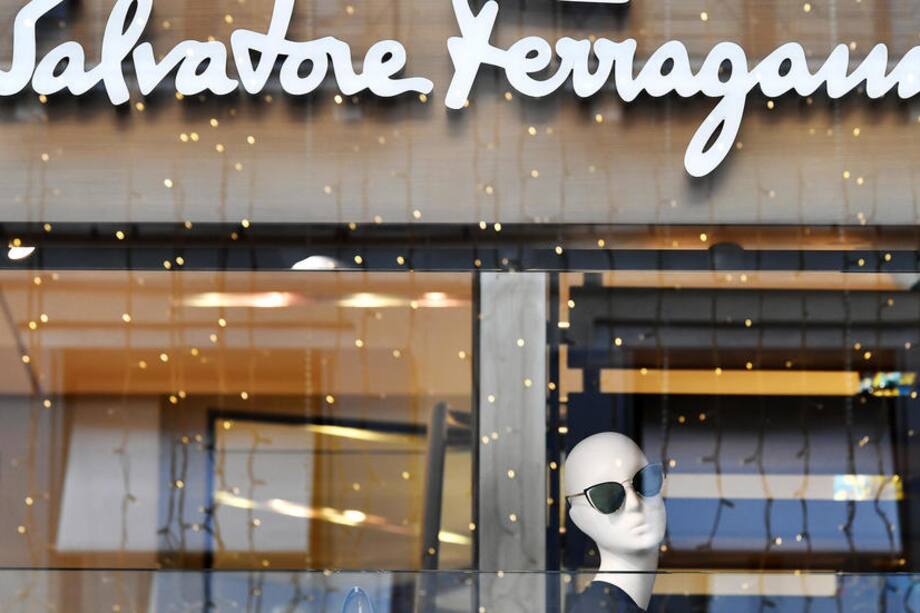 Las demandas, interpuestas acusan a comerciantes individuales y empresas con sede en Estados Unidos o China de ofrecer en Amazon cinturones de imitación, con la marca y el diseño de Ferragamo.