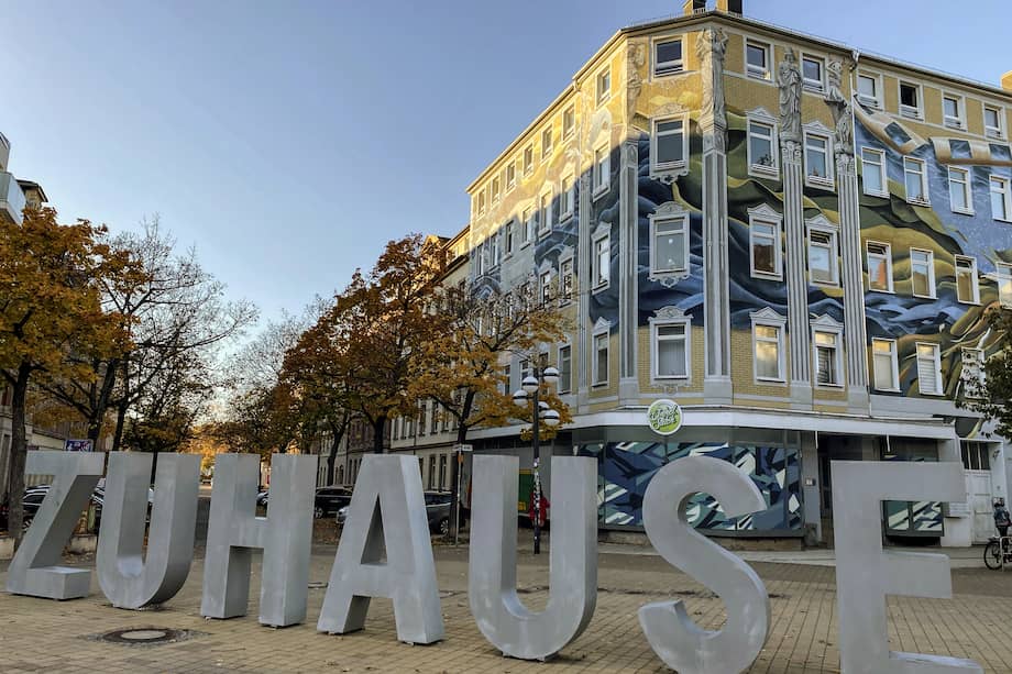 La iniciativa busca mostrar otra imagen de la ciudad, que fue manchada en 2018 por violentas manifestaciones de ultraderechistas.