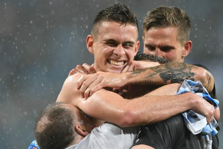 Rafael Santos Borré anotó el primer gol ante Gremio al minuto 37 del segundo tiempo. / @CARPoficial