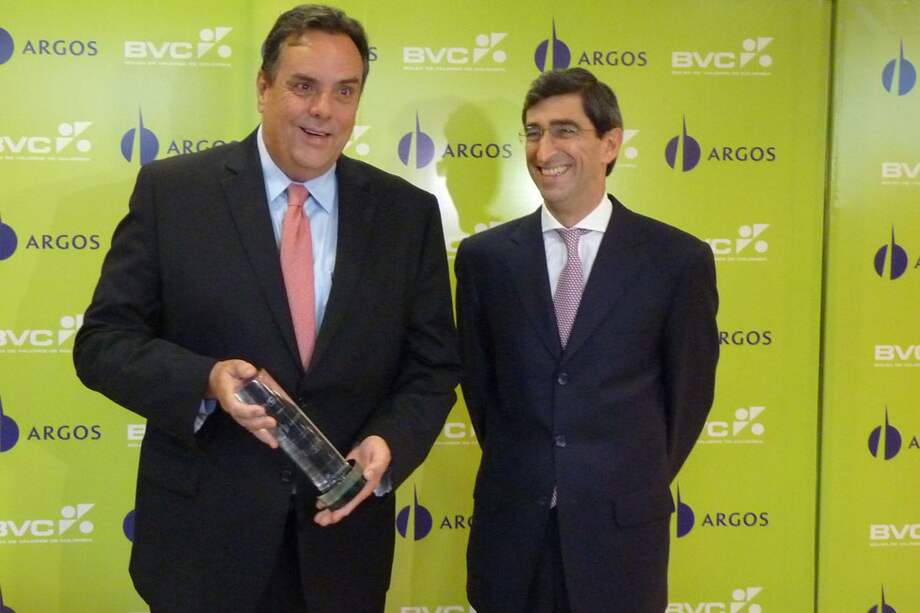 Jorge Velásquez, presidente de Cementos Argos, y Juan P. Córdoba, de la BVC. / BVC