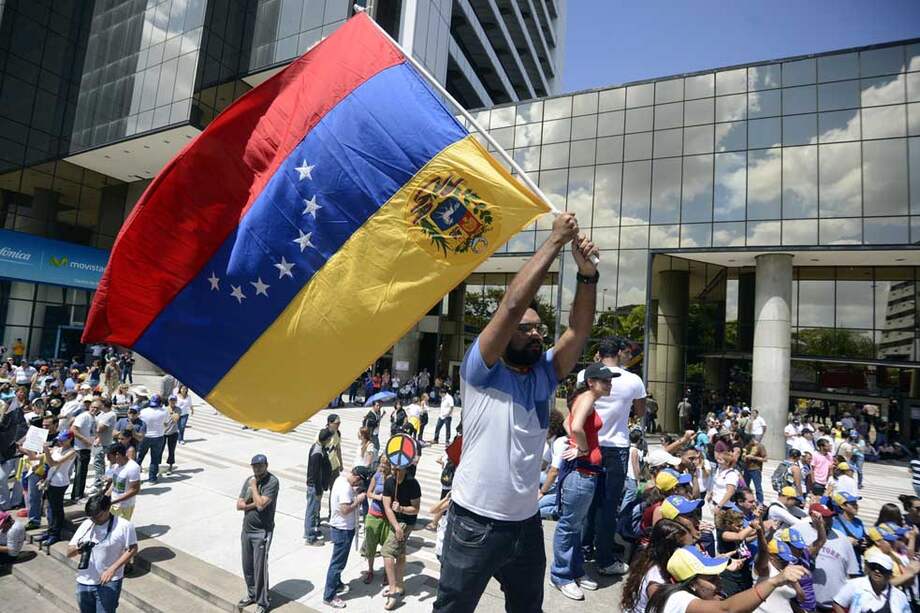 Cerca de 3.000 personas se reunieron en una nueva manifestación contra el Gobierno en Caracas. / AFP