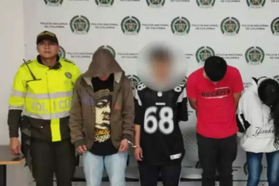 Abordo de un taxi, así capturaron a atracadores de Sitp mientras intentaban huir.