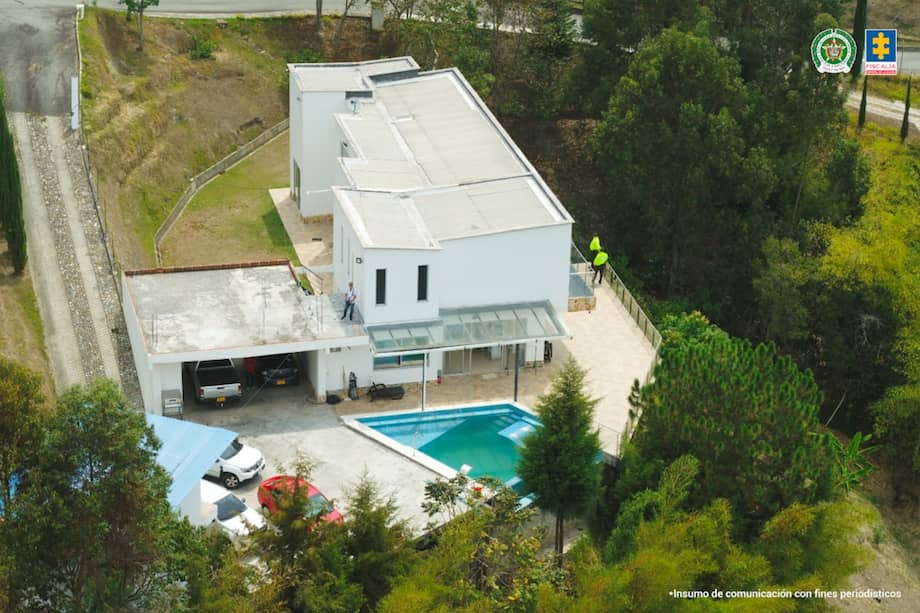 Los bienes incautados a alias "Platino" estarban ubicados en Acacías, Meta, Quimbaya, Quindío, Medellín, Bello, Envigado, Guarne, La Ceja, San Luis y Cocorná, en Antioquia.