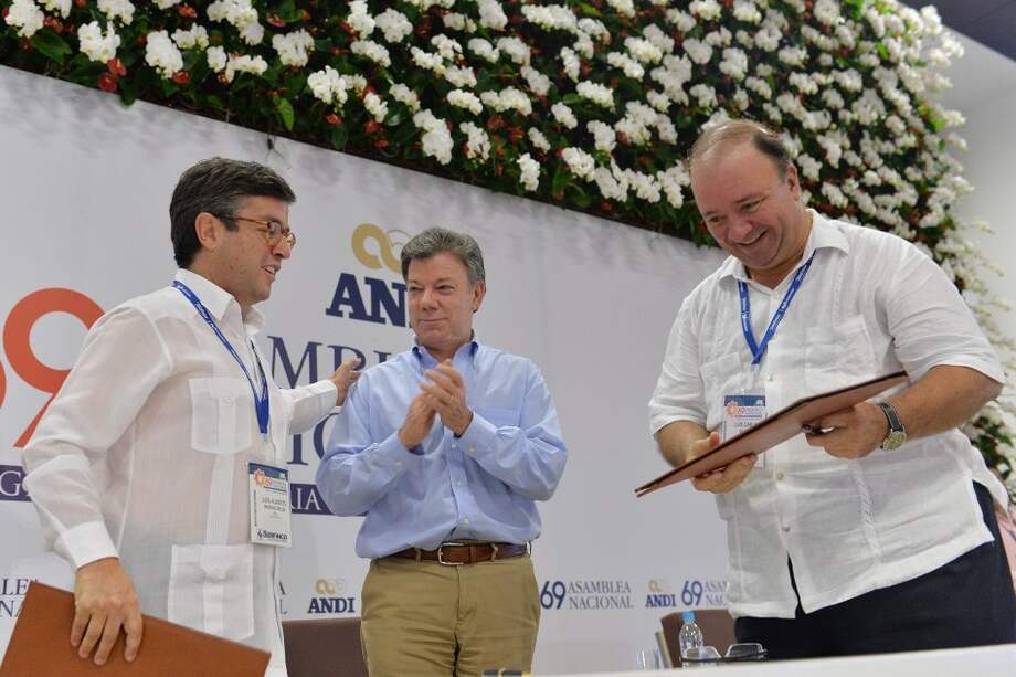 Presidente Santos dice que Luis Carlos Villegas aceptó la embajada en Washington