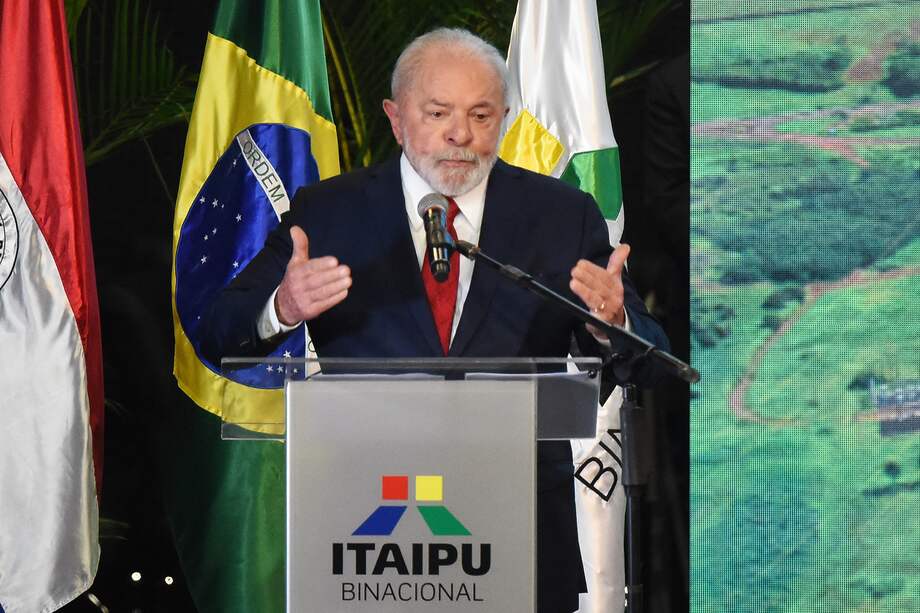 El presidente brasilero, Lula da Silva, pronuncia un discurso en Iguacu.