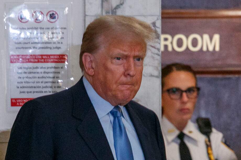 Trump, sus hijos adultos y la empresa familiar Trump se enfrentan a una demanda del Estado de Nueva York acusándolos de inflar el valor de los activos para obtener préstamos favorables de los bancos.