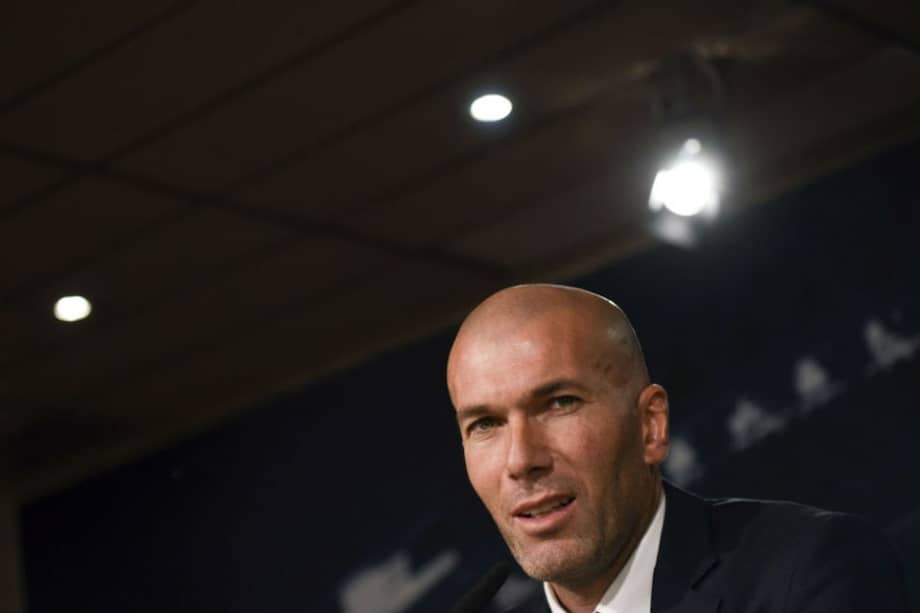 Zinedine Zidane ofrece su primera rueda de prensa como técnico del Real Madrid. Foto: AFP
