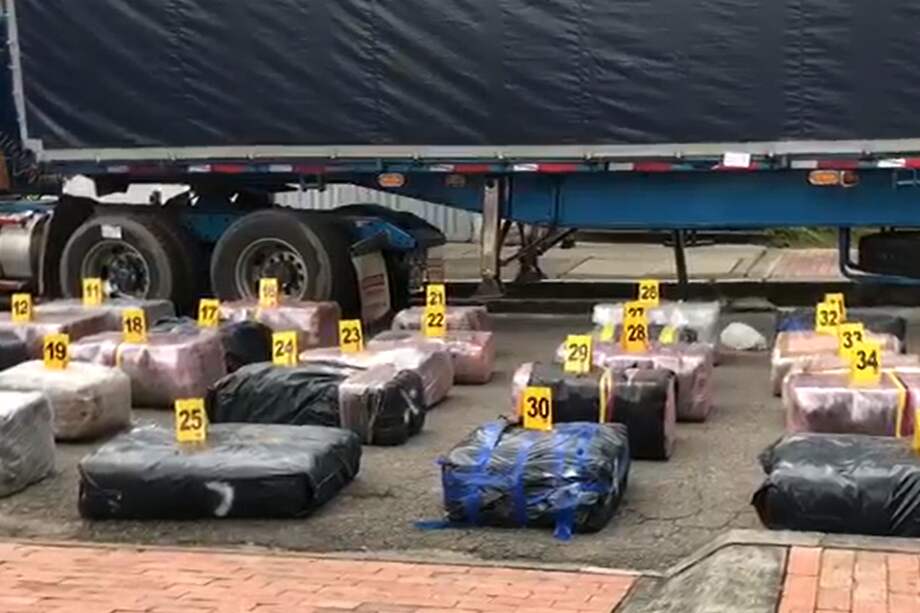 El conductor fue puesto a disposición de la Fiscalía por el delito de porte, tráfico y fabricación de estupefacientes.