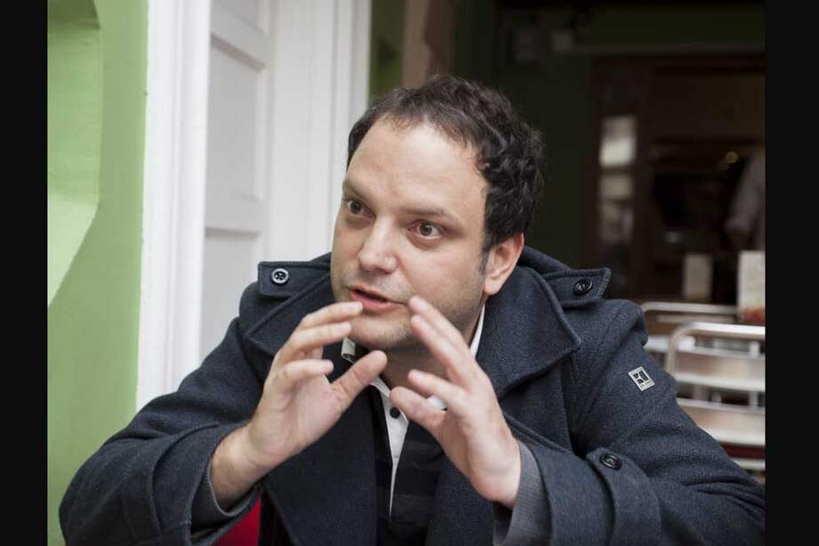 El presidente de la Federación Nacional de Personeros, Andrés Santamaría, dice que el 40% de los homicidios en el país son cometidos con armas amparadas. / Reinhard Dienes