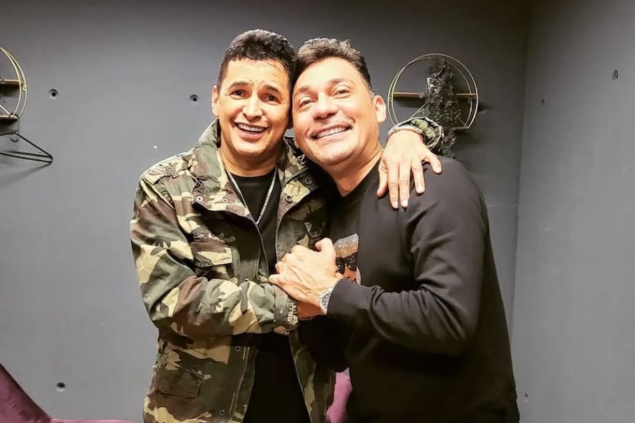 Jorge Celedón, colega y amigo de Jean Carlos Centeno, confirmó que el artista ingresó al quirófano por una afección en su estómago.