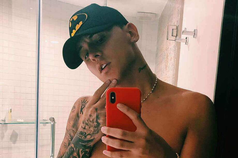 El reguetonero dijo que no dará más declaraciones mientras avanza el proceso. La Fiscalía le imputó cargos por secuestro simple, acceso carnal con persona incapaz de resistir y violencia intrafamiliar. / Cuenta en Instagram de Kevin Roldán.