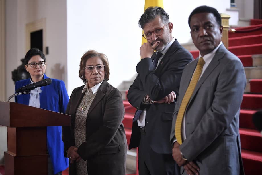 En orden: Juana Castro, viceministra de Relaciones Exteriores; Rosa Villavicencio, ministra de Relaciones Exteriores; Mauricio Jaramillo, viceministro y Rafael Orozco, director de América de la Cancillería.