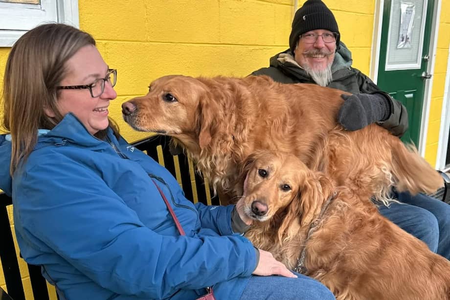 Los hermanos fueron adoptados juntos.