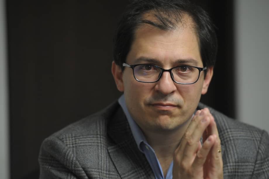 En junio del año pasado se formó una amplia controversia porque, supuestamente, Francisco Barbosa y el contralor Carlos Felipe Córdoba hicieron pasar como laboral un viaje turístico. La Comisión de Acusación abrió una investigación contra el fiscal, sin embargo, no encontró pruebas para continuar con ella. / Foto: El Espectador.