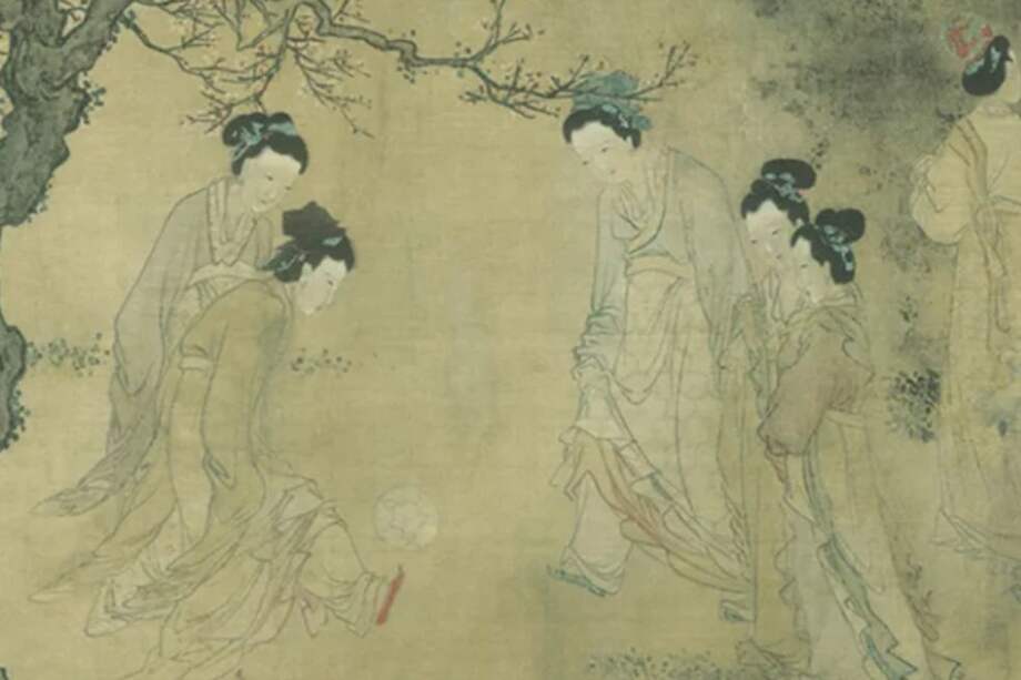 Ts'u Chü o cuju, la práctica que hace más de 2.400 años en China, según la FIFA, es uno de los orígenes del fútbol.