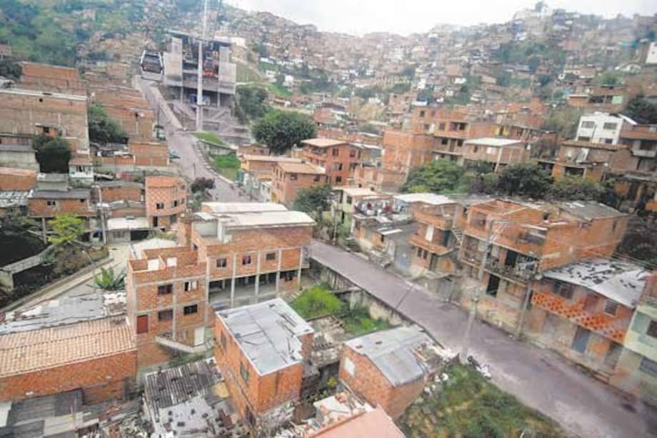 4 mil afectados por falta de acueducto en Comuna 8 de Medellín