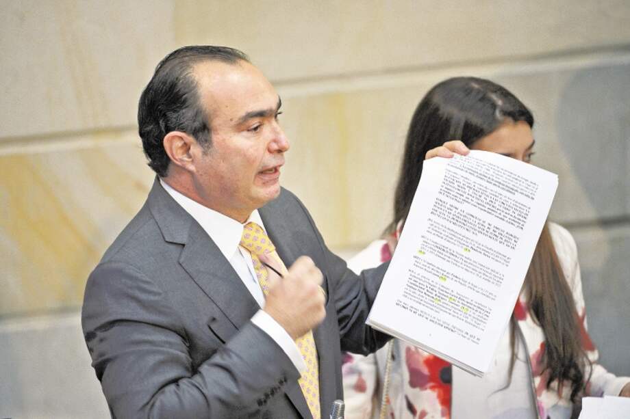 En su intervención ante el Senado, Pretelt acusó al exfiscal Eduardo Montealegre de orquestar una persecución en su contra. / Cristian Garavito