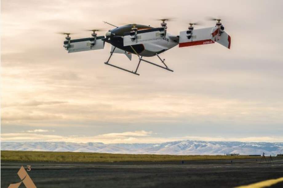 El Alpha One no es la única jugada de Airbus. La empresa anunció el año pasado que se estaba asociando con Rolls-Royce y Siemens en un prototipo híbrido de avión eléctrico, el E-Fan X, que demostrará que la mezcla de motores convencionales y eléctricos funcionará. / Airbus