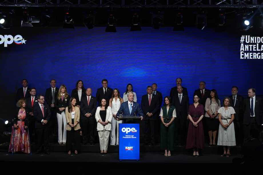 El presidente electo de Chile, José Antonio Kast, habla durante la presentación de su gabinete en Santiago.