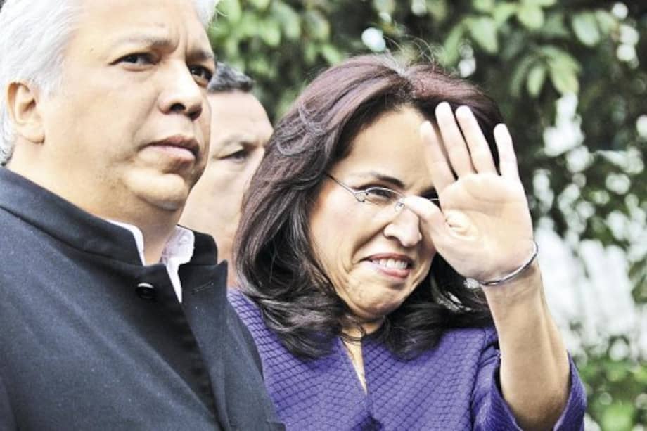 Carlos Alonso Lucio calificó de "cobardes" señalamientos del Fiscal General contra Viviane Morales