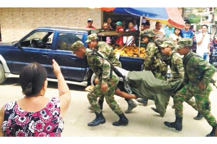 A mediados de julio de 2017, los pobladores y los uniformados desmontaron las trincheras de Argelia. / Archivo particular