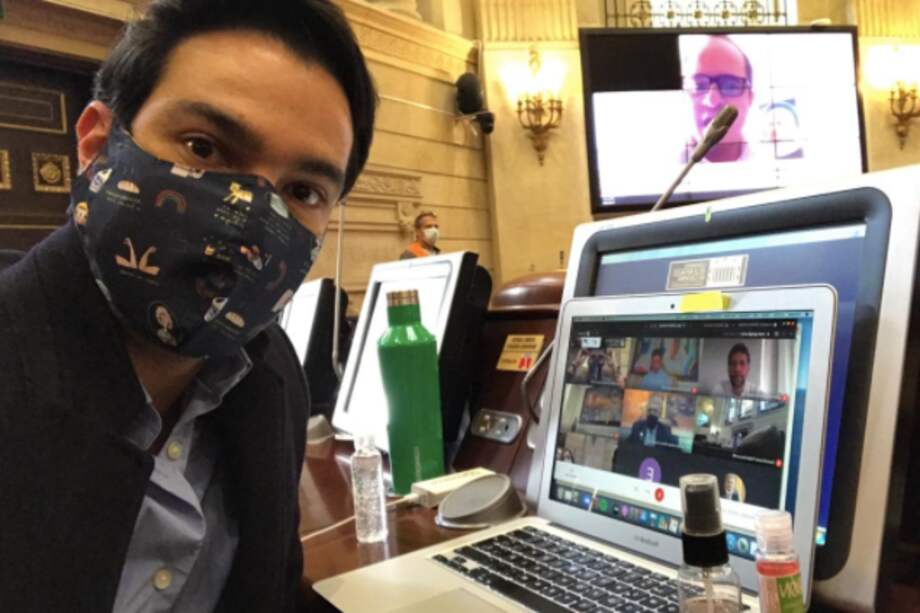 Mauricio Toro ha sido uno de los principales promotores en regular las plataformas digitales que prestan servicios para movilizarse.