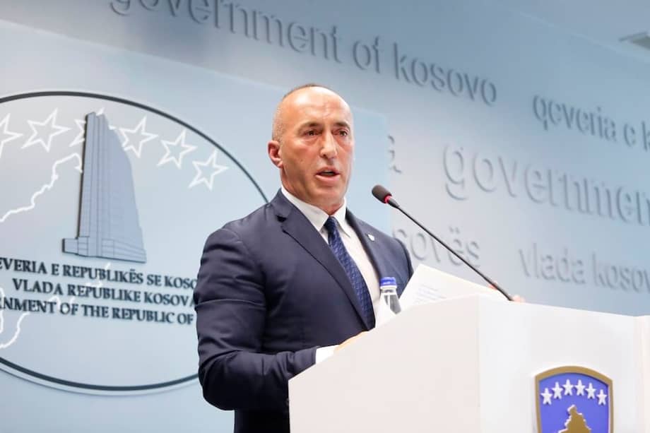 Primer ministro de Kosovo, Ramush Haradinaj, durante rueda de prensa. / AFP