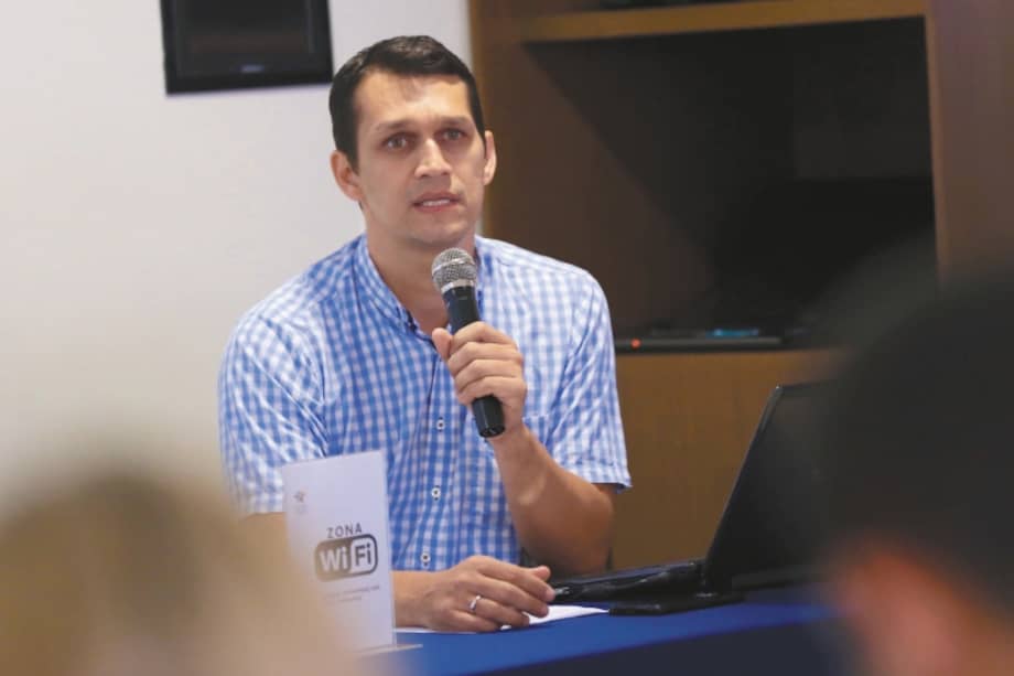 El profesor Janiel Melamed Visbal es autor de libros como "Estado Islámico, una amenaza para la seguridad internacional" (2017). / Cortesía Uninorte