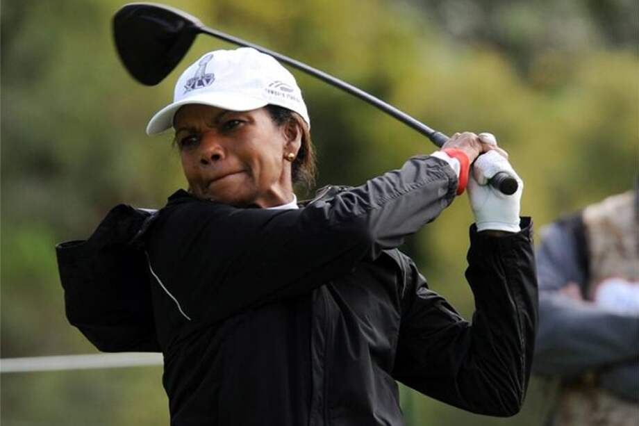 Condoleezza Rice y su swing de golf / AFP