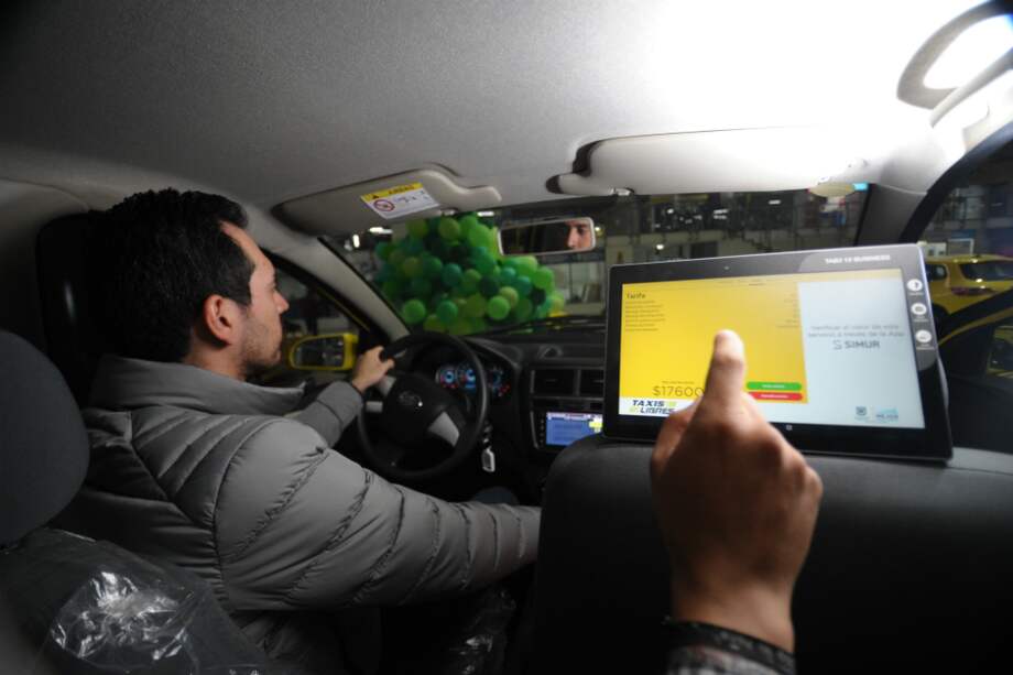 Hay 7.234 taxis que han implementado el mecanismo de cobro mediante plataformas tecnológicas. / Cristian Garavito - Archivo El Espectador