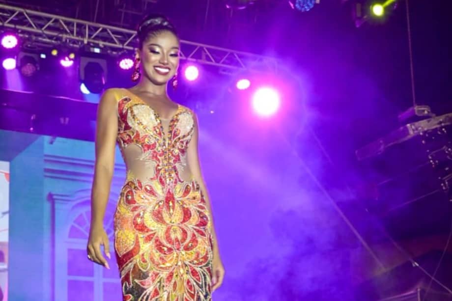 Rosa Elvira Bossio Núñez es bailarina profesional y tiene 19 años.