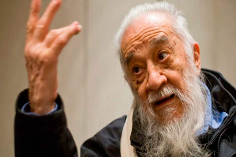 El cineasta recibió el Premio Coral de Honor en el VIII Festival Internacional del Nuevo Cine Latinoamericano, La Habana, 1986. / Tomada de Elonce.com