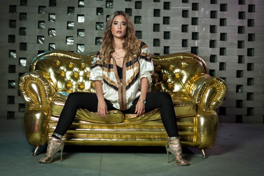 Carolina Ramírez dice que quiere ser actriz toda la vida y que no le llama la atención ser una protagonista que tenga que luchar contra ella misma para verse de menos edad. / Cortesía