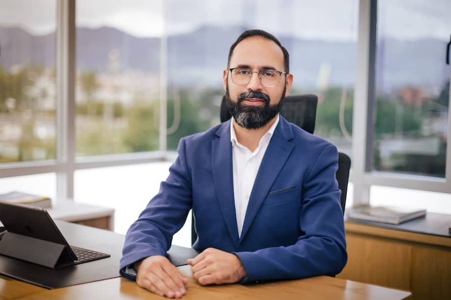 El ingeniero Omar Andrés Camacho, se posesionó como ministro de Minas y Energía.