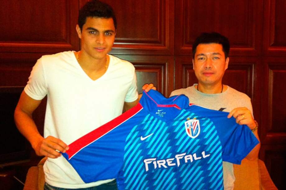 Giovanni moreno con la camiseta del Shanghai Shenhua, su nuevo equipo. / Tomada de shenhuafc.com.cn