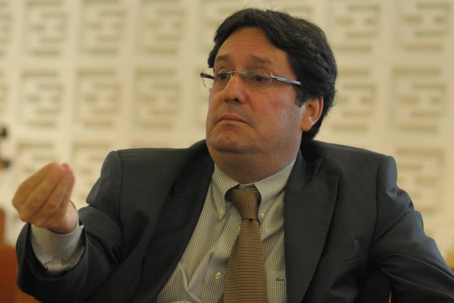 El exvicepresidente Francisco Santos Calderón. / Archivo