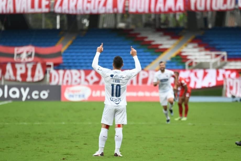 El volante del poderoso anotó doblete.