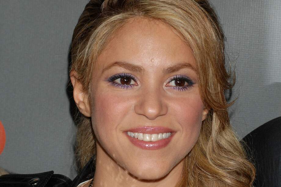 Shakira, Black Eyed Peas y David Guetta participan en la canción "Don’t you worry”.