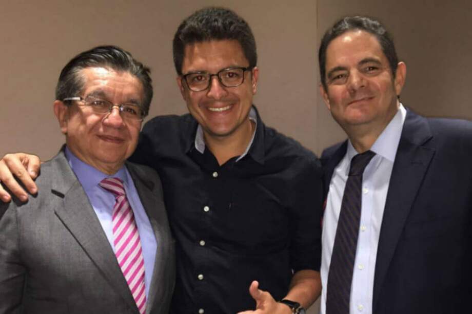 De izquierda a derecha: el nuevo ministro de Salud, Fernando Ruiz; el representante a la Cámara Camilo Arango y Germán Vargas Lleras. / Prensa Cambio Radical